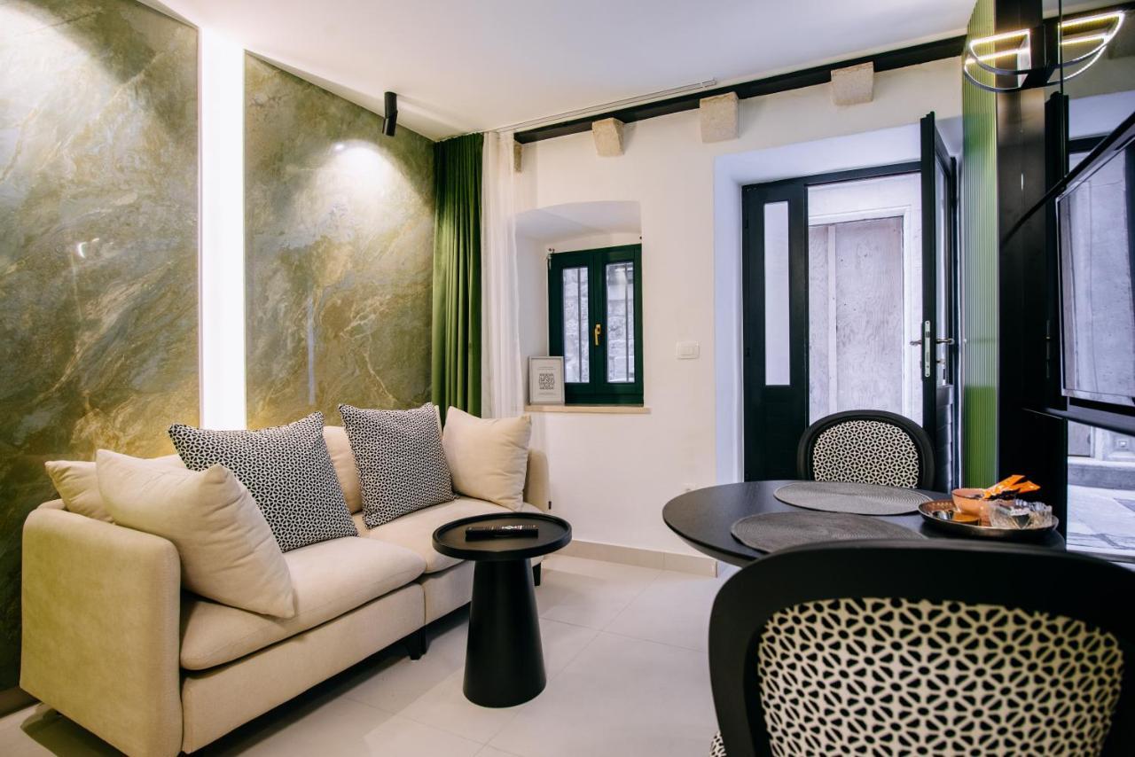 Apartment Old Town 2 *